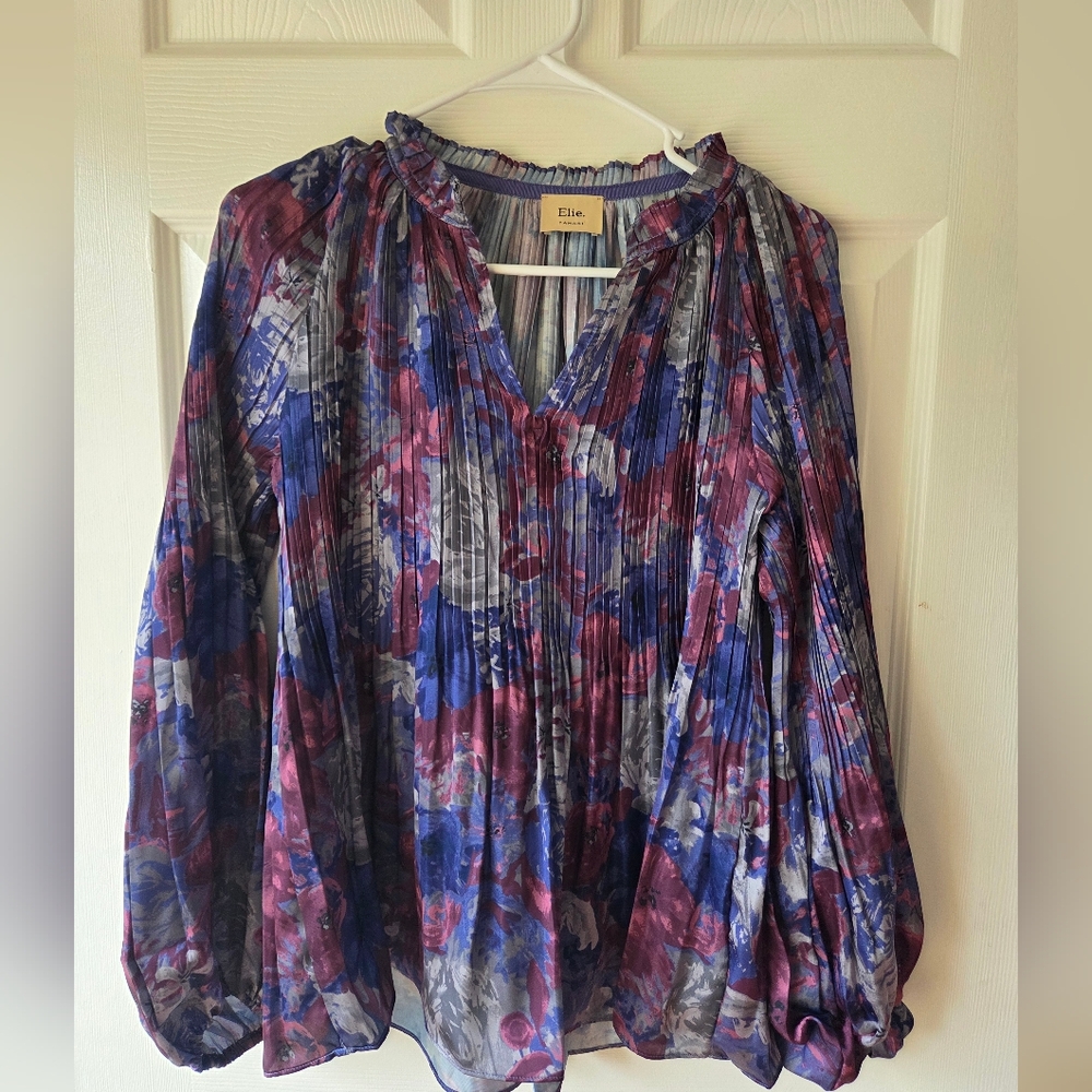 Elie Tahari Floral Blouse Size S Long Sleeve V Neck Purple and Blue Pleated - Picture 7 of 7